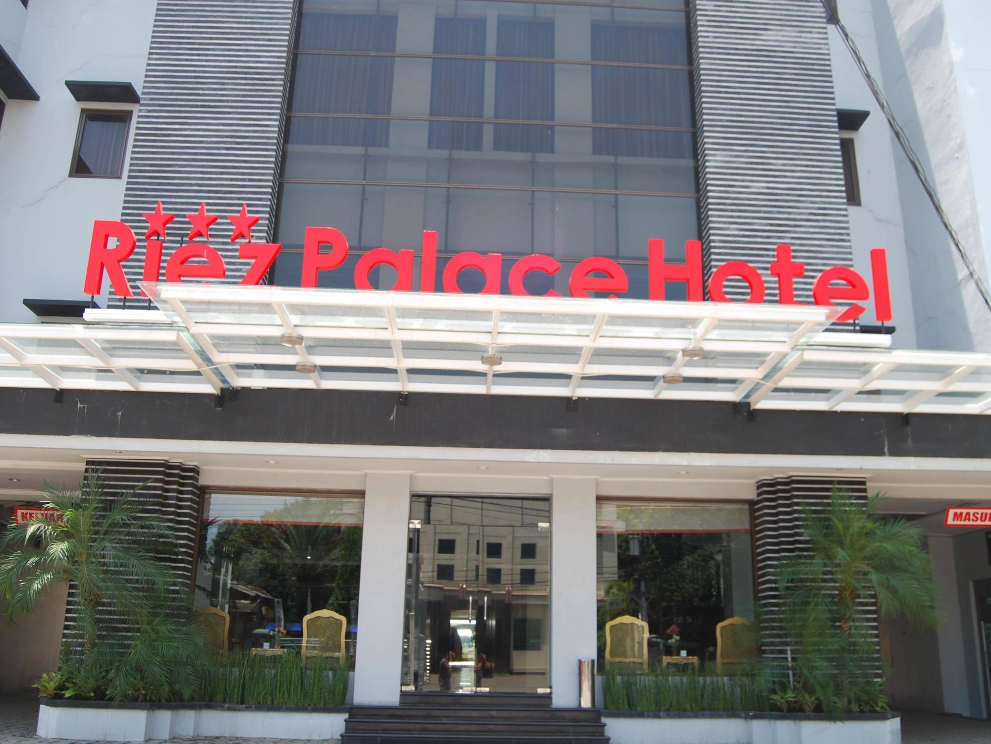 Riez Palace Hotel Tegal (Central Java)